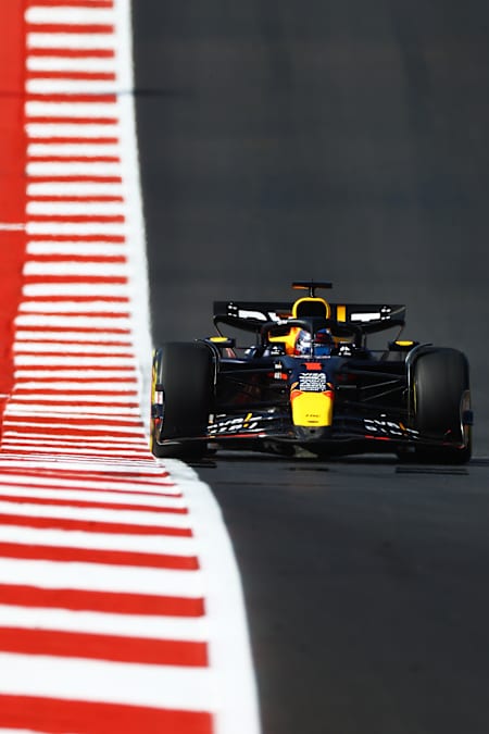 Max Verstappen auf der Strecke während des F1 Grand Prix in Austin, Texas