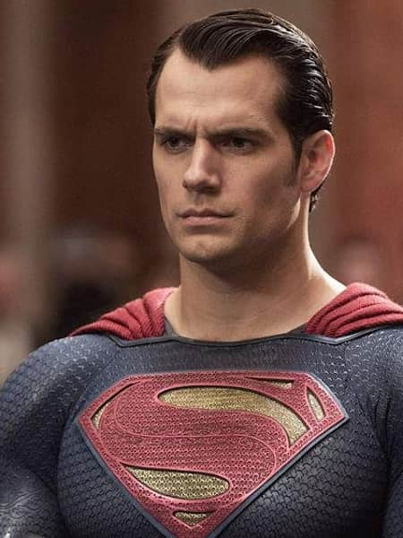 Henry Cavill é fotografado de barba no set de Superman em Vancouver –  Vírgula