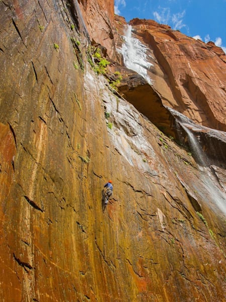 Le parcours de Latent Core est juste à côté d'une chute d'eau