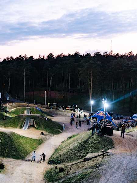 dit-was-red-bull-full-moon-dirt-park-in-genk