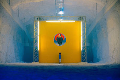 Jesper Tjäder jumping through a hole during Gameshow Project in Gallo, Sweden on October 1, 2020.