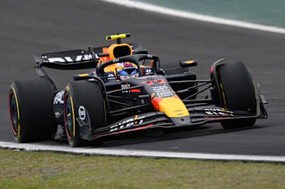 La voiture de Formule 1 Red Bull RB20 et son plancher visible.