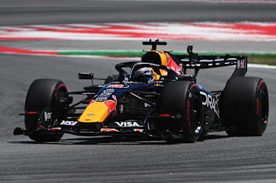 Max Verstappen na stazi tokom posljednjeg treninga uoči Velike nagrade Barcelone-Katalonije na stazi Circuit de Barcelona-Catalunya, 13. juna 2026. godine