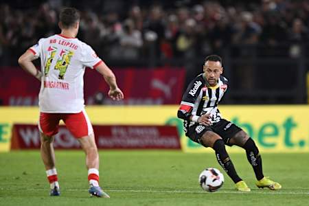 Neymar in action during RB Leipzig against Santos FC on May 28, 2025.  