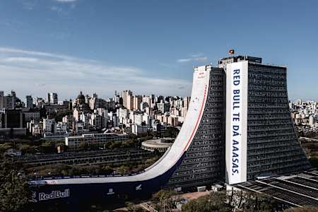 Sandro Dias visto durante o Red Bull Building Drop em Porto Alegre, Brasil, em 7 de setembro de 2025.