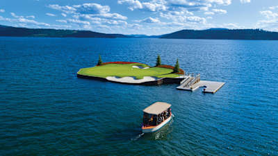 A boast takes you to the 14th hole at Couer D’Alene