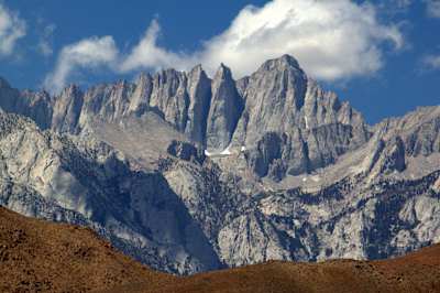 Mit 4.421 Metern ist der Mount Whitney einer der größten Berge in Amerika.
