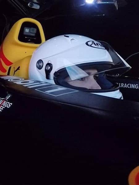 Sim Racing Girl: una gamer al simulatore Red Bull