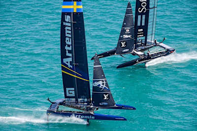 Team Artemis and SBTJ cross in Louis Vuitton America's Cup Challenger Play Offs in Bermuda on June 5, 2017