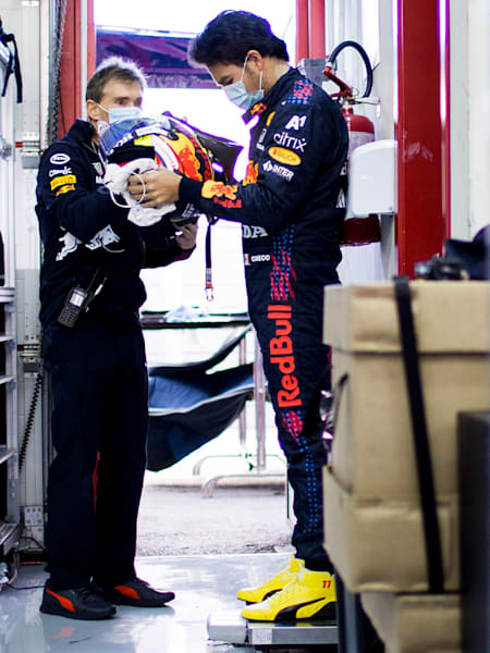 Sergio Gets Weighed Ahead Of The Session