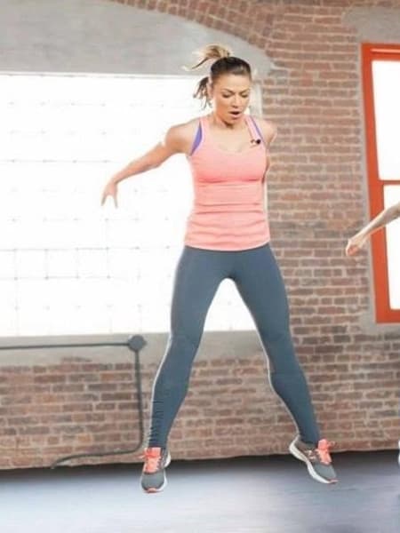 You can watch live classes on Qinetic