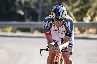 La préparation de l'athlète néo-zélandais Braden Currie avant le triathlon Ironman de Kona en photos
