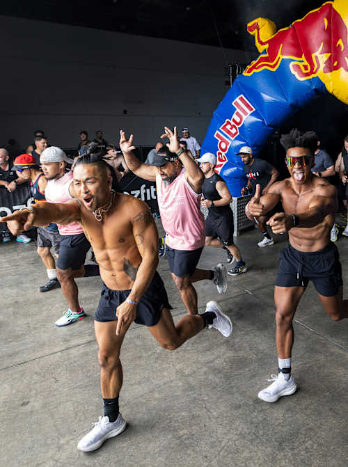 Altijd good & fun vibes aan de start van een HYROX-race.