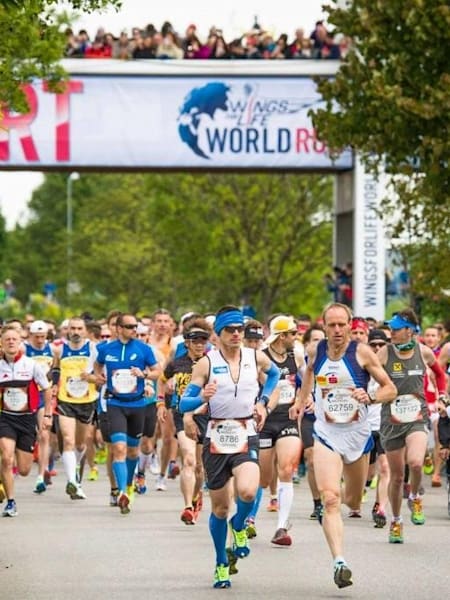 Les coureurs prennent le départ de la Wings For Life World Run 2023.