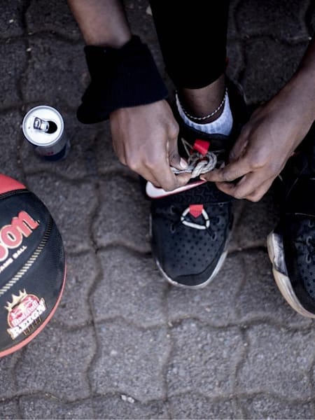 Esportes de quadra são ótimos para esquentar o corpo em dias frios