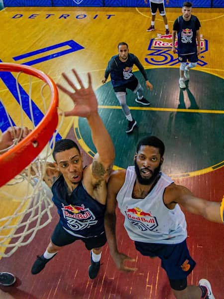 Basketball game information store