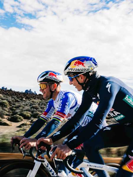 Remco Evenepoel and Florian Lipowitz training together