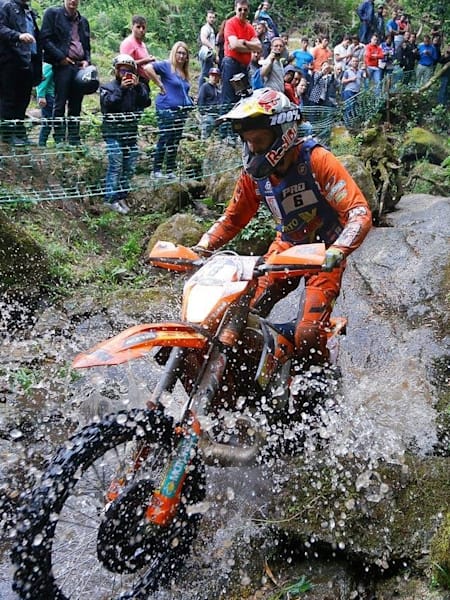 Walker took second place in the Extreme Lagares