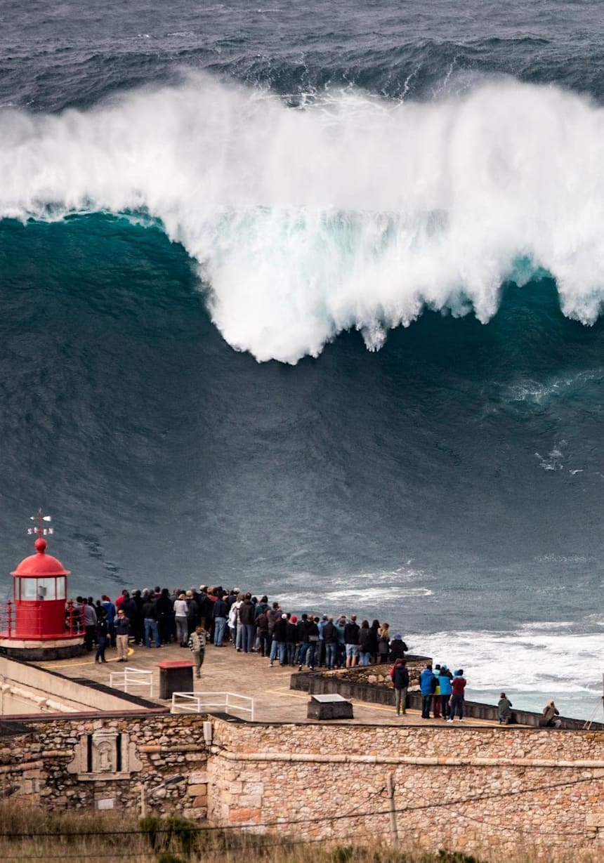 Big Wave Surfing In Nazare Info Videos Surf Report