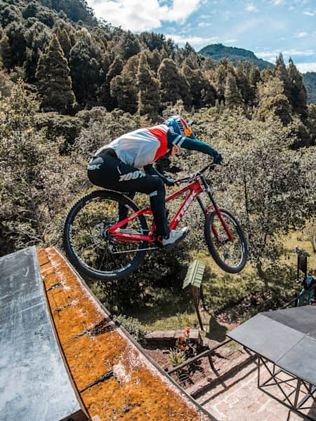 Descenso red bull store