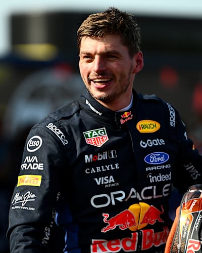 Max Verstappen observa en el parque cerrado durante el Gran Premio de Fórmula 1 de Hungría, celebrado en el Hungaroring el 26 de julio de 2026 en Budapest, Hungría.