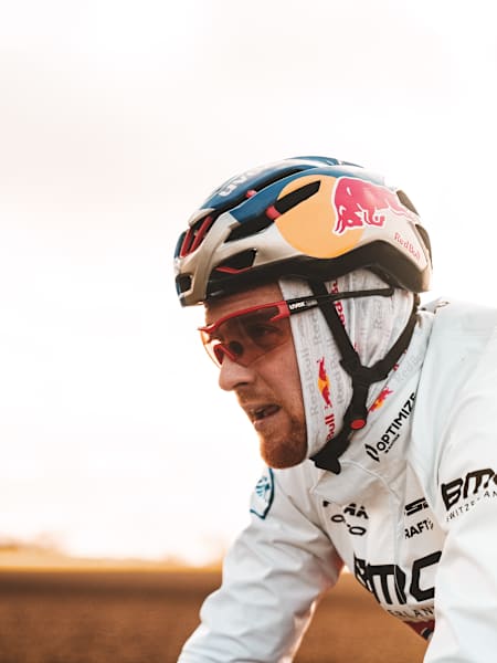 An image of IRONMAN athlete Patrik Nilsson on a bike.