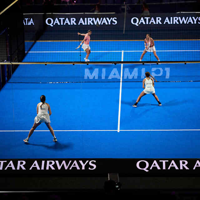 In Miami, USA, on March 21, 2025, Delfina Brea Senesi, Gemma Triay Pons, Tamara Icardo Alcorisa and Claudia Jensen battle fiercely in the Motorola Razr Miami Premier Padel P1 quarter-finals