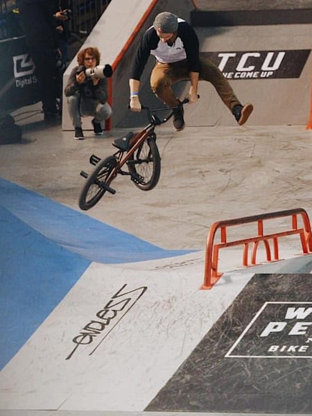Garrett Reynolds in action at Simple Session 2017