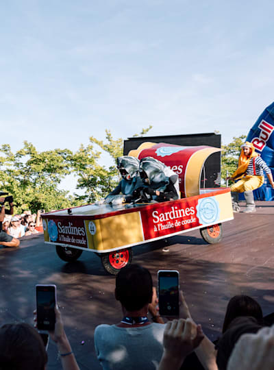 L'équipe La Sardina remporte Red Bull Caisses à Savon 2022 à Toulouse.