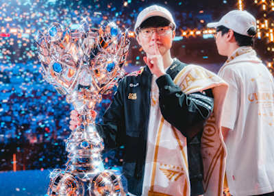 Faker of T1 celebrates onstage after being crowned champions at League of Legends Worlds 2025 Finals on November 08, 2025 in Chengdu, China.
