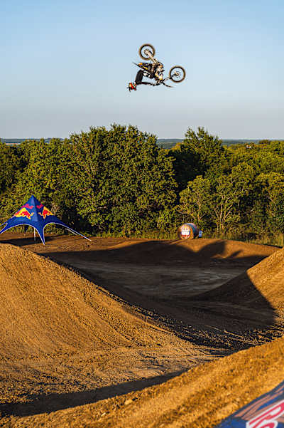 Red Bull Imagination 2022: Freeride motocross dreamland