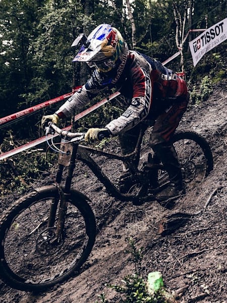 初心者のためのMTBダウンヒル必携アイテムガイド |Bike 初心者のためのMTBダウンヒル必携アイテムガイド |Bike