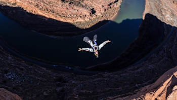 Miles Daisher em Moab para o seu 4.000º salto