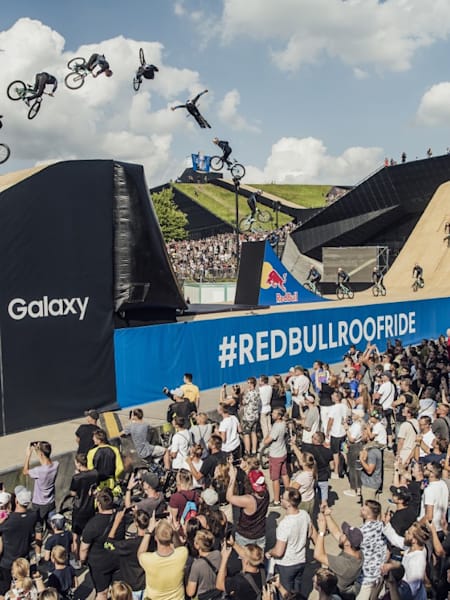 Sekwencja: Dawid Godziek i Twister nohander na zawodach Red Bull Roof Ride