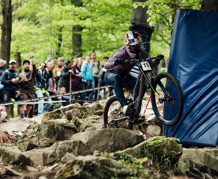 Red Bull TV】ブルック・マクドナルドが大怪我で得た5つの教訓  MTB 