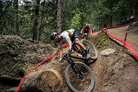 Le Suisse Nino Schurter a remporté le cross-country olympique de la Coupe du monde UCI de VTT 2023 à Val di Sole, en Italie.