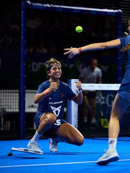 Beatriz González celebrates an epic win at the Premier Padel GNP Major in Acapulco, Mexico on November 30, 2025