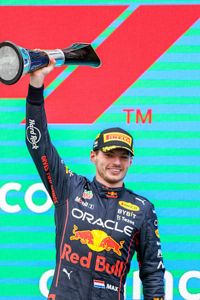 Max Verstappen festeggia la sua vittoria in Ungheria