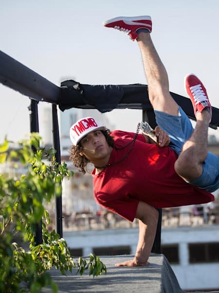 HANDSTAND: BREAKING BOUNDARIES