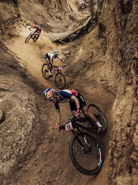 Pauline Ferrand-Prévot and Jolanda Neff perform at UCI XCO World Cup in Stellenbosch, South Africa on March 10th, 2018