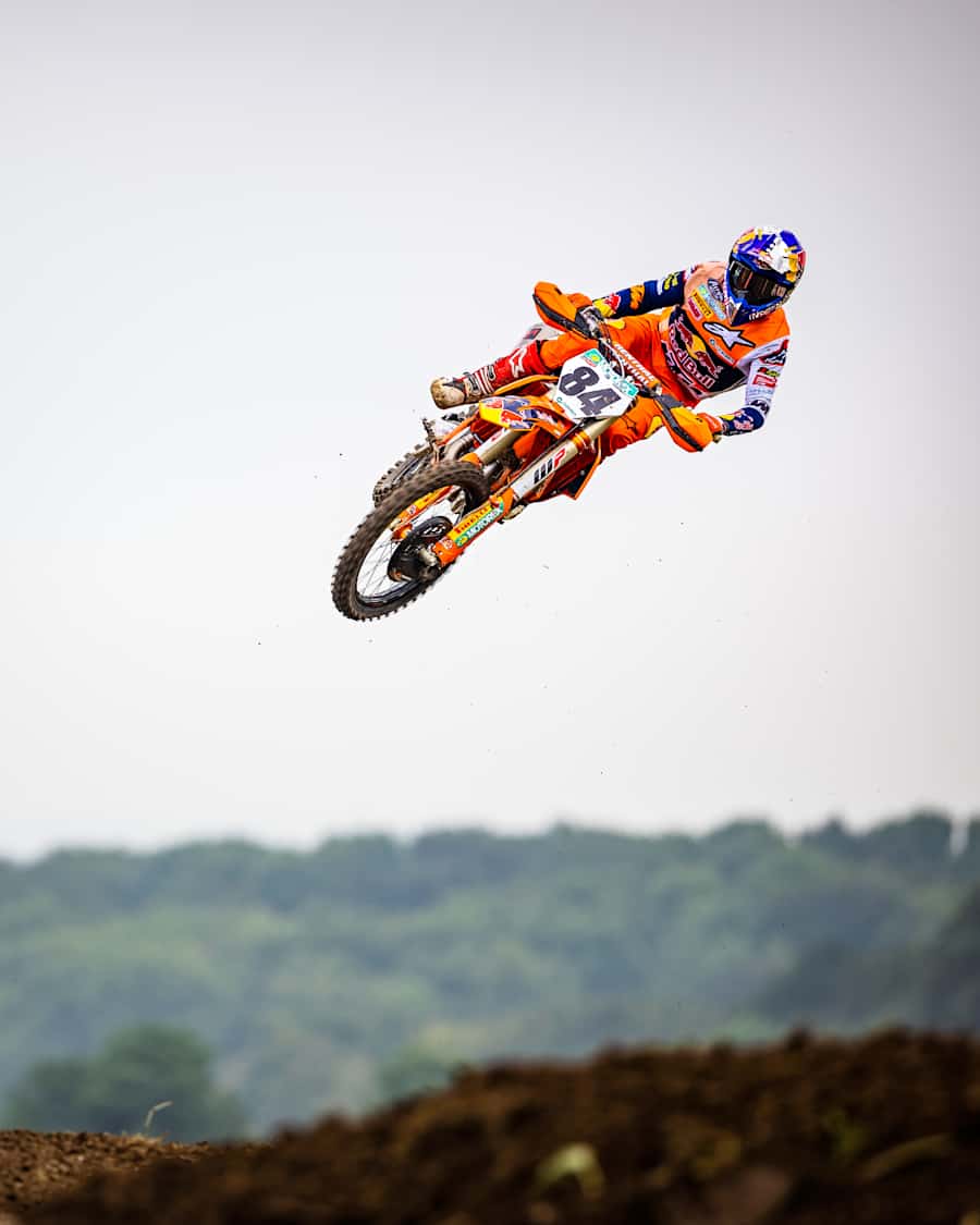 作品名【弾丸レーサーの舞台裏】｜ジェフリー・ハーリングスが追うMXGP