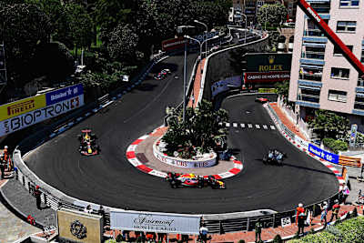 Max Verstappen devance son coéquipier Daniel Ricciardo au Grand Prix de Monaco de Formule 1 2017.