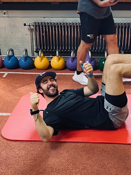 Enduro-Fahrer Manuel Lettenbichler beim Reha-Training im Athlete Performance Center in Thalgau, Österreich.