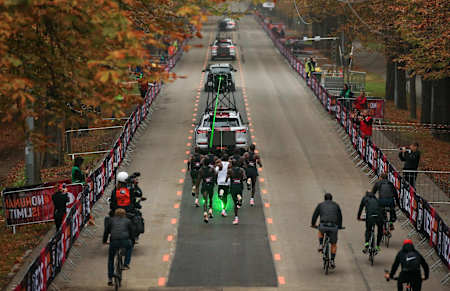 The green laser was used to pace the attempt