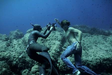 La danseuse et apnéiste Julie Gautier a réalisé le film AMA, un ballet poétique sous l'eau.