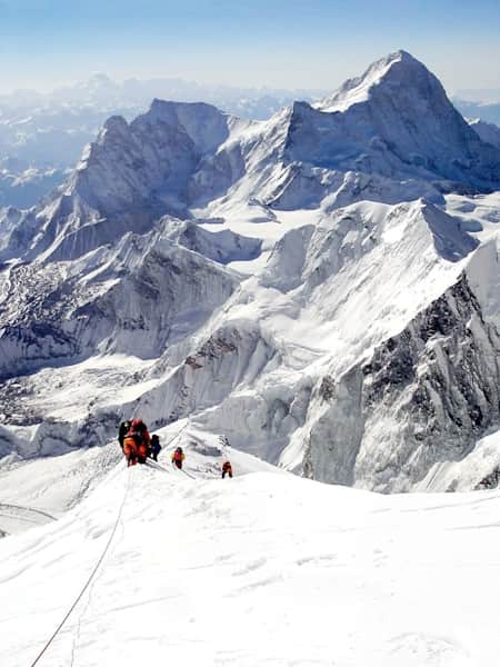 Le sherpa expérimenté Lakpa Rita nous parle de l'Everest et de ses expériences terrifiantes.