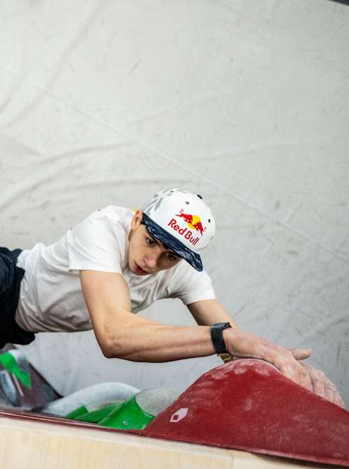 イッツァページ REDBULL Red Bull Energy Drink – Îți dă aaaripi