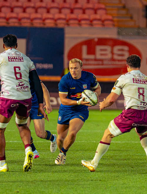 Cameron Hutchison in EPCR Challenge Cup action