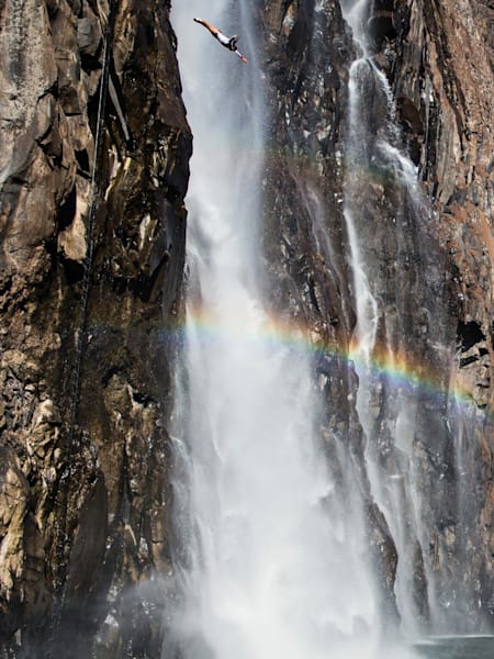 Погрузись в атмосферу водопада Виктория