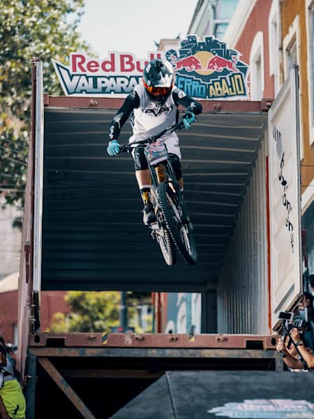 Red bull urban downhill 2019 hotsell